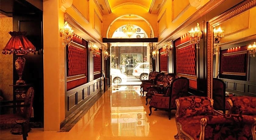 Queens Suite Hotel