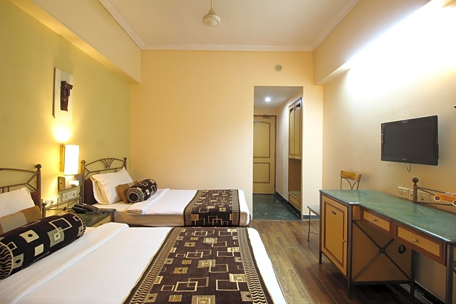 Hotel Gurukripa Daman