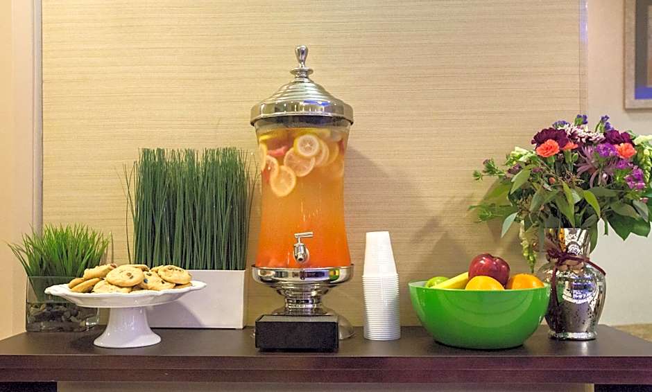 Holiday Inn Express Benicia By IHG