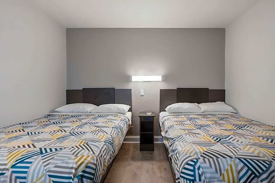 Motel 6-Normal, IL - Bloomington Area