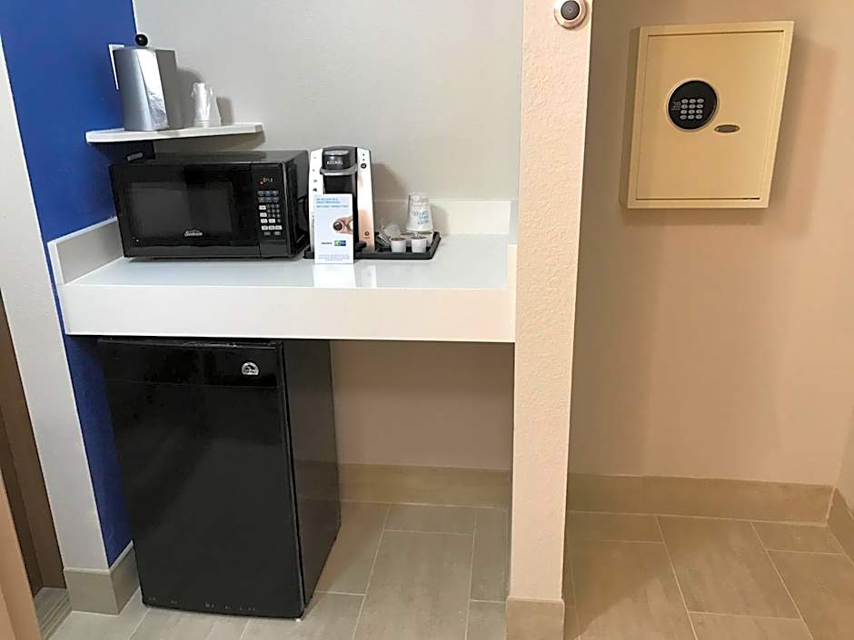 Holiday Inn Express Naples South - I-75 By IHG