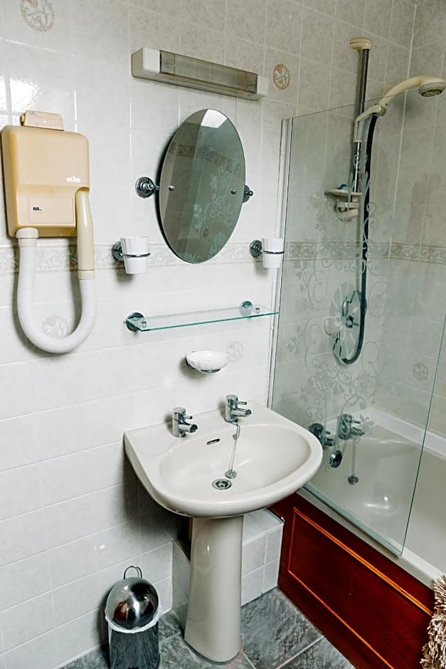 The Farmhouse Lochmeyler