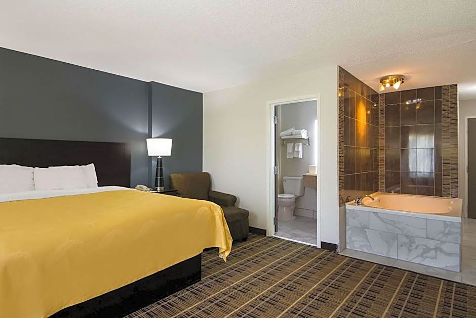 Quality Inn Aurora - Naperville Area