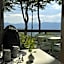 Fire Mountain Inn, Cabins & Treehouses - Bed And Breakfast