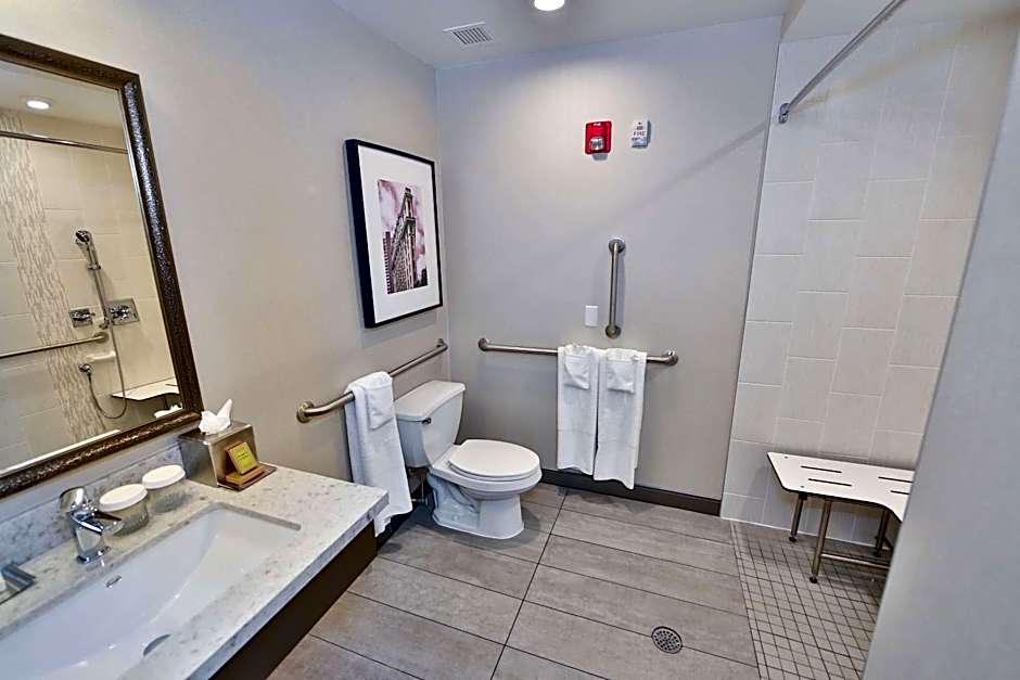 DoubleTree By Hilton Hotel Atlanta/Alpharetta-Windward