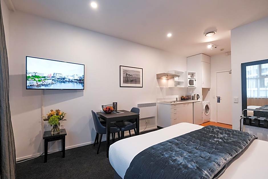 Gilmer Apartment Hotel