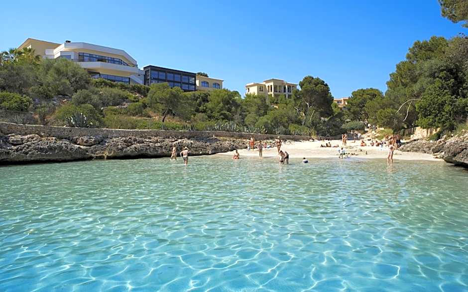 ROBINSON Cala Serena