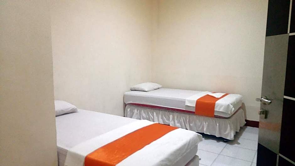 OYO 2703 Hotel Transit 1