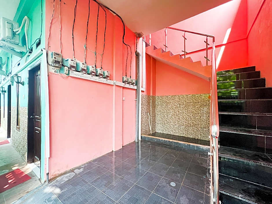 RedDoorz near Sunrise Mall Mojokerto