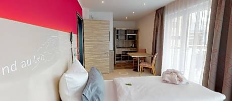 Family Room (3 Adults)