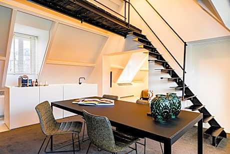 Studio with shower in coach house 2p.