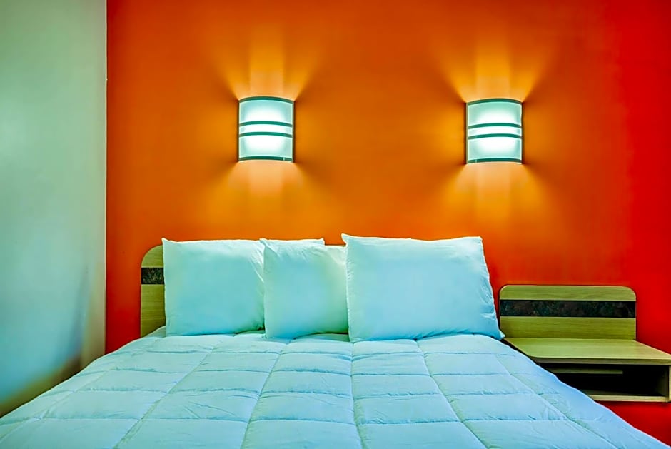 Motel 6-Burlington, ON - Toronto West - Oakville