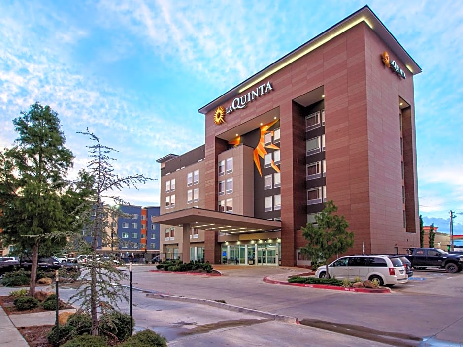 La Quinta Inn & Suites by Wyndham Oklahoma City Airport