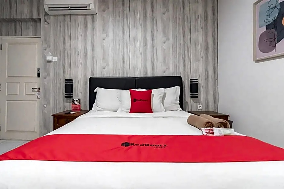 RedDoorz @ Arwiga Hotel near RS Hasan Sadikin Bandung
