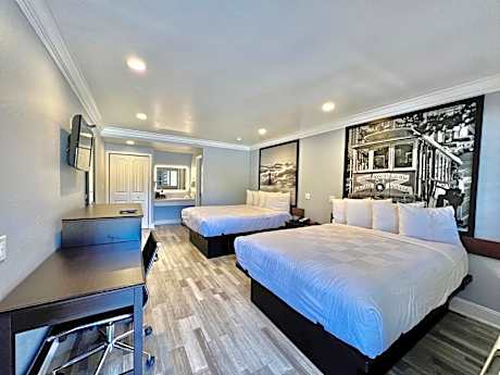 Queen Room with Two Queen Beds - Non-Smoking