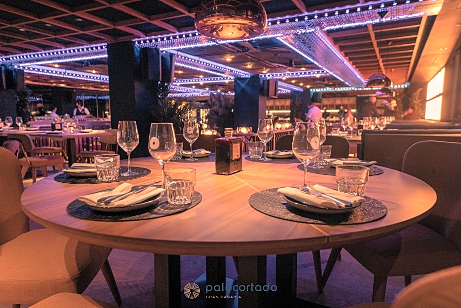 Hotel Faro, a Lopesan Collection Hotel