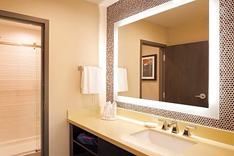 Deluxe Room, 1 King Bed