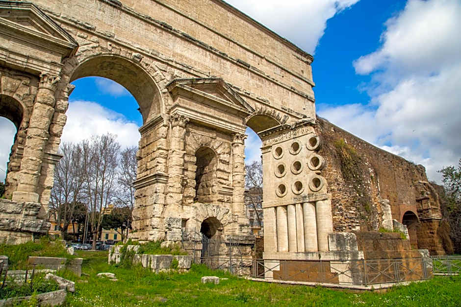 Hotel Emona Aquaeductus