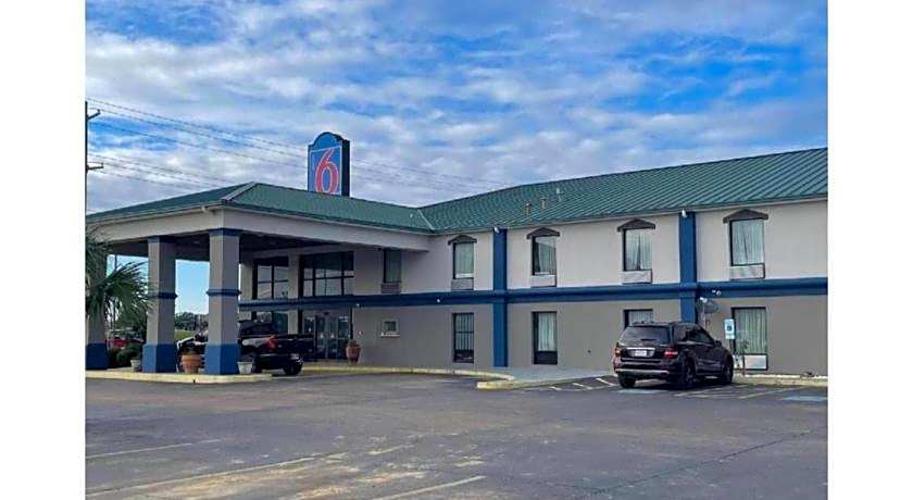 Motel 6 Canton, MS