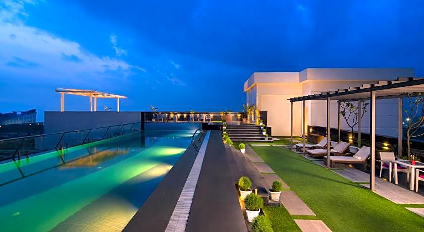 Sandal Suites Op. By Lemon Tree Hotels