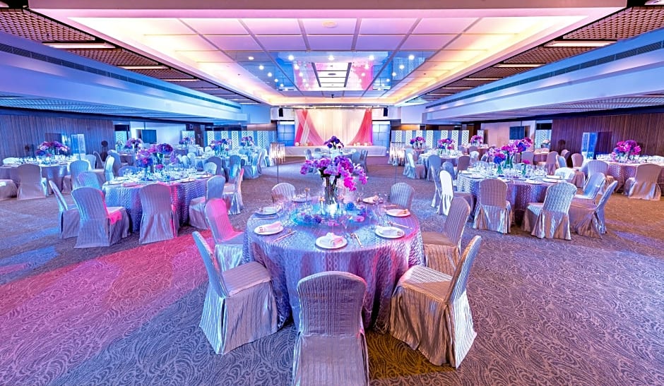 Regal Riverside Hotel