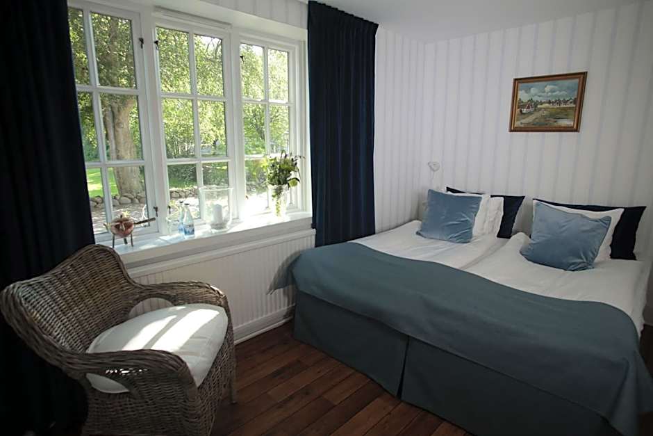 Photo 1 of 5 of Small Double Room
