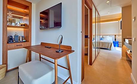 Suite with Sea View (2 Adults + 1 Child)