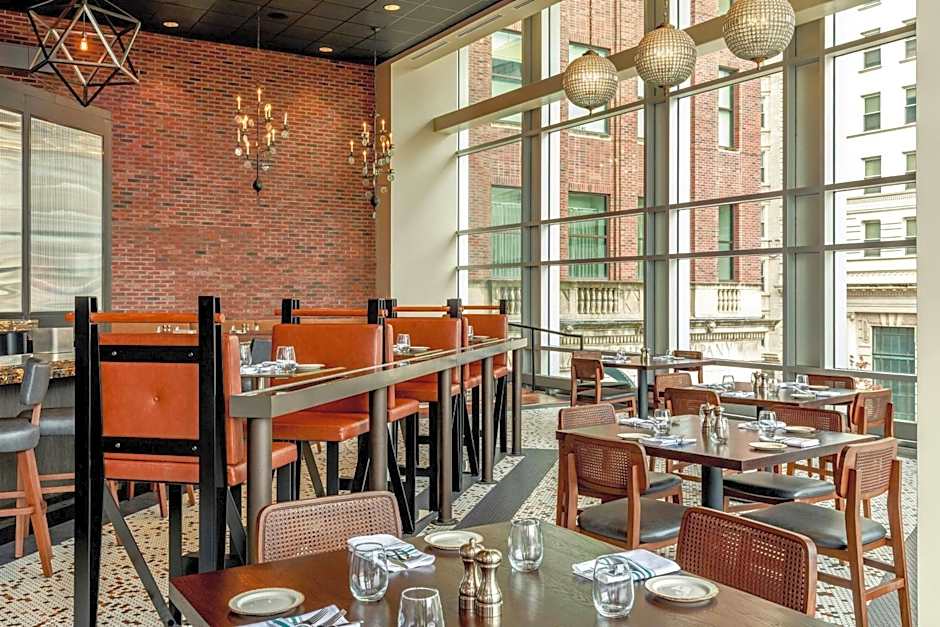 Renaissance by Marriott Allentown Hotel