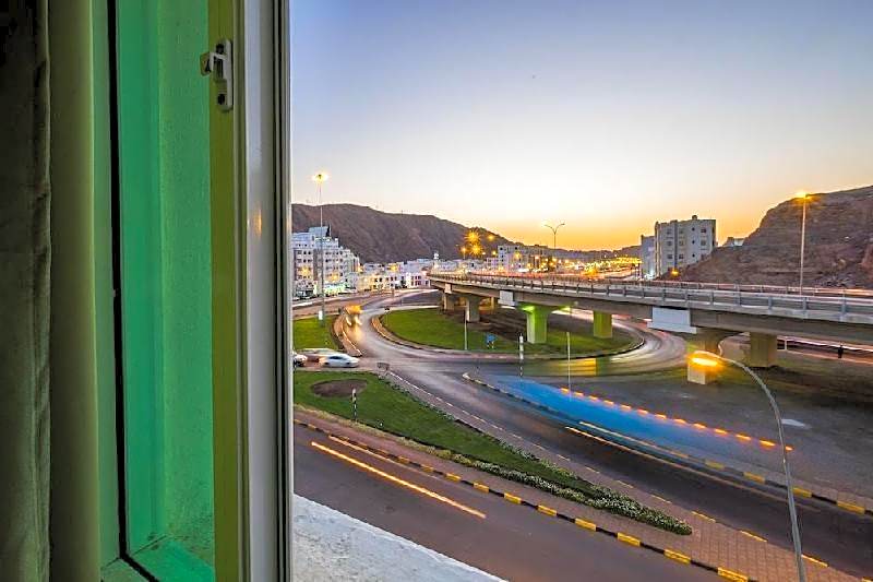Al Jisr Hotel