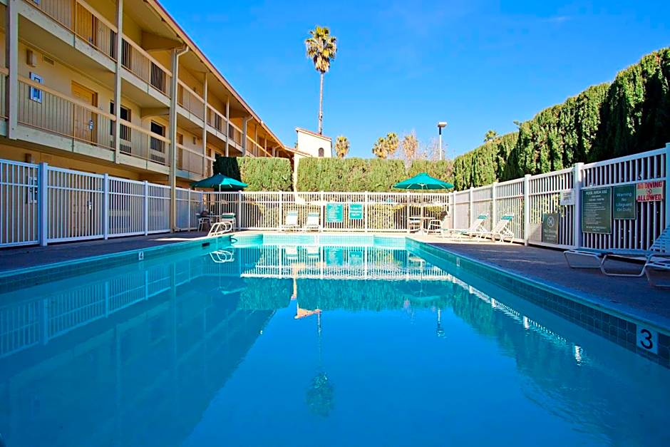 Super 8 by Wyndham San Bernardino
