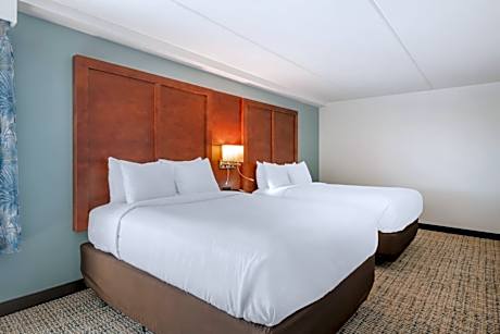 Queen Room with Two Queen Beds - Accessible/Non-Smoking