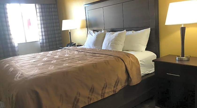 Quality Inn & Suites near Downtown Mesa
