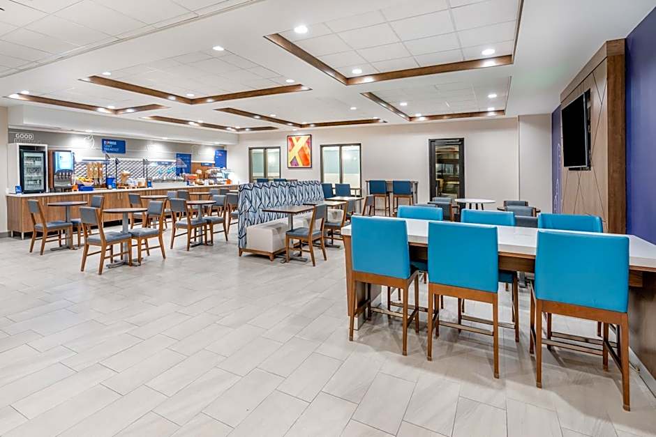 Holiday Inn Express Hotel & Suites Cheyenne By IHG