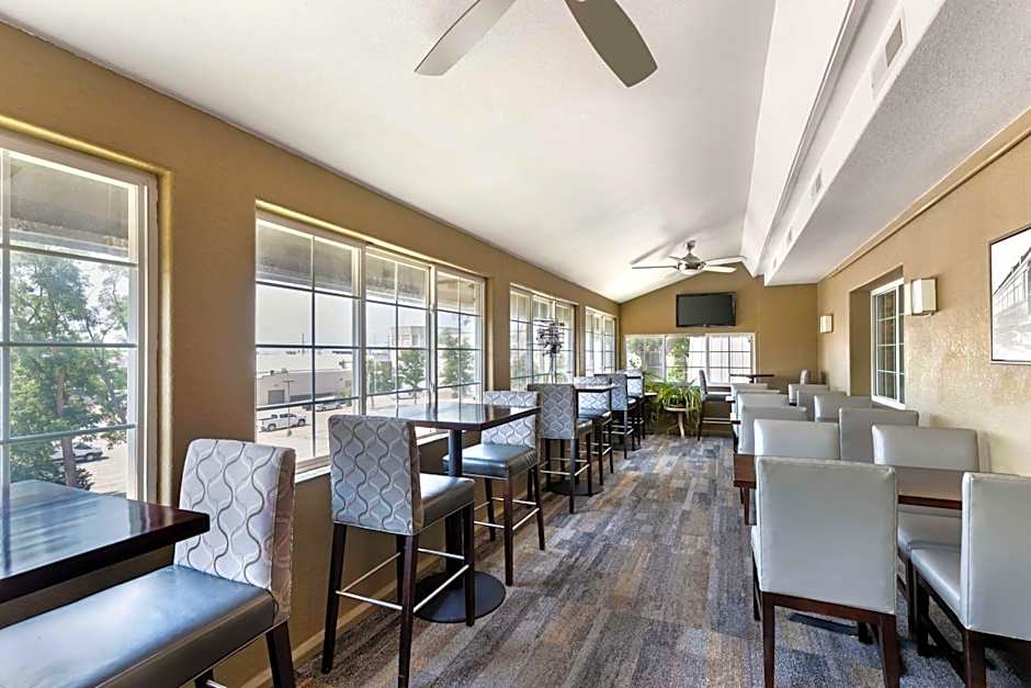 Best Western Plus Longbranch Hotel & Convention Center
