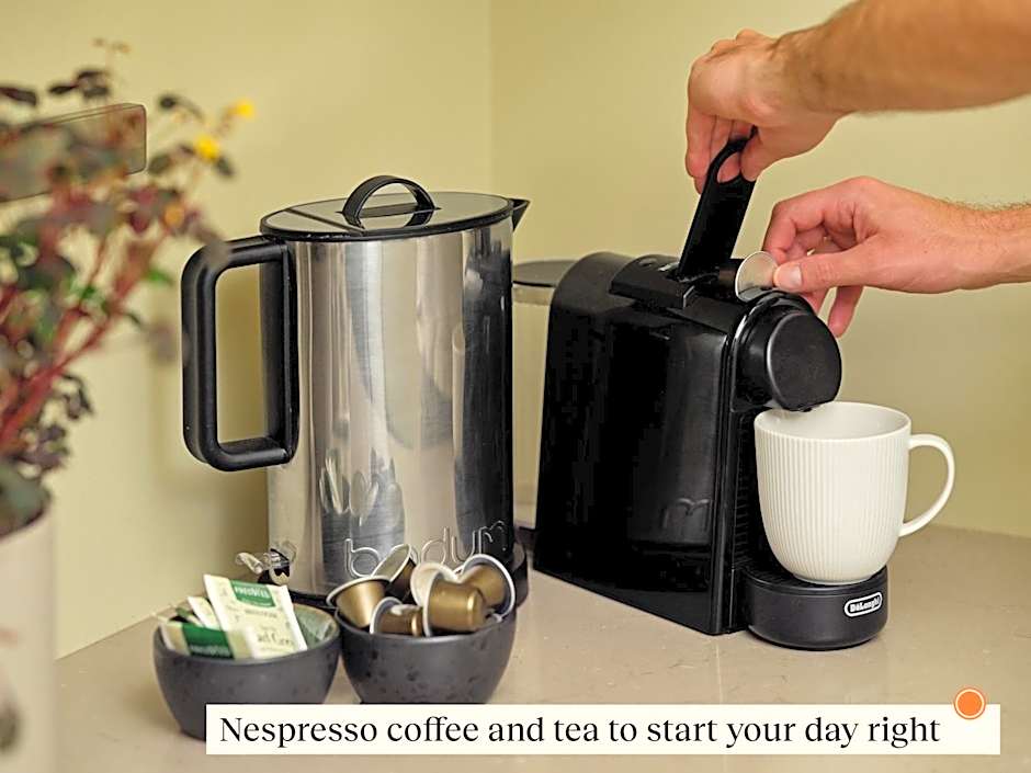 Apēron Apartment Hotel