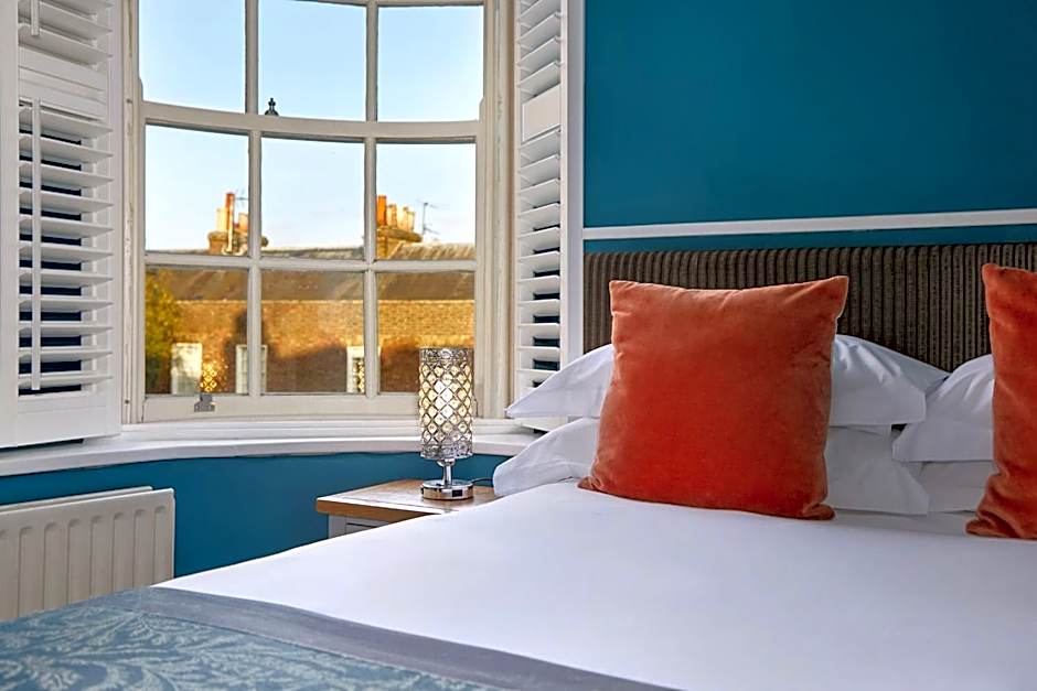 The Royal Adelaide Hotel