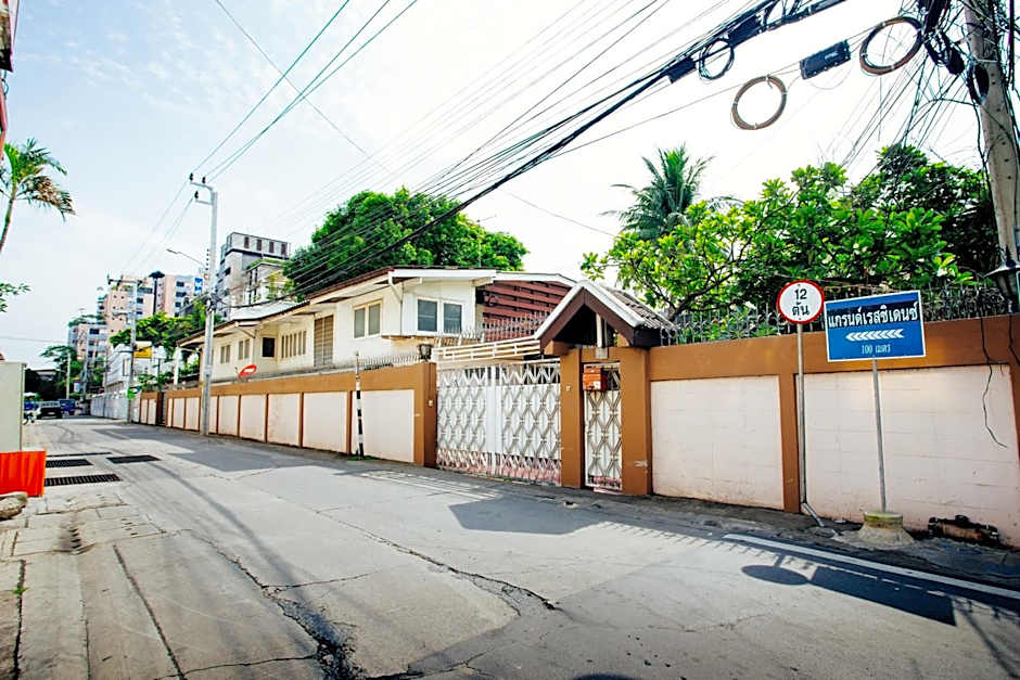 Grand Residence Ngamwongwan 19