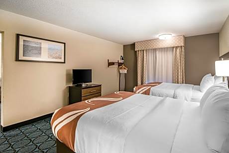 Queen Room with Two Queen Beds - Non-Smoking