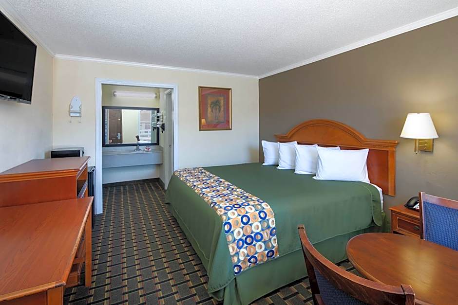 Travelodge by Wyndham Orangeburg