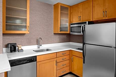 One-Bedroom King Suite with Sofa Bed and Roll-in Shower - Mobility and Hearing Accessible