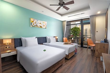 Deluxe Twin Room with Balcony and City View