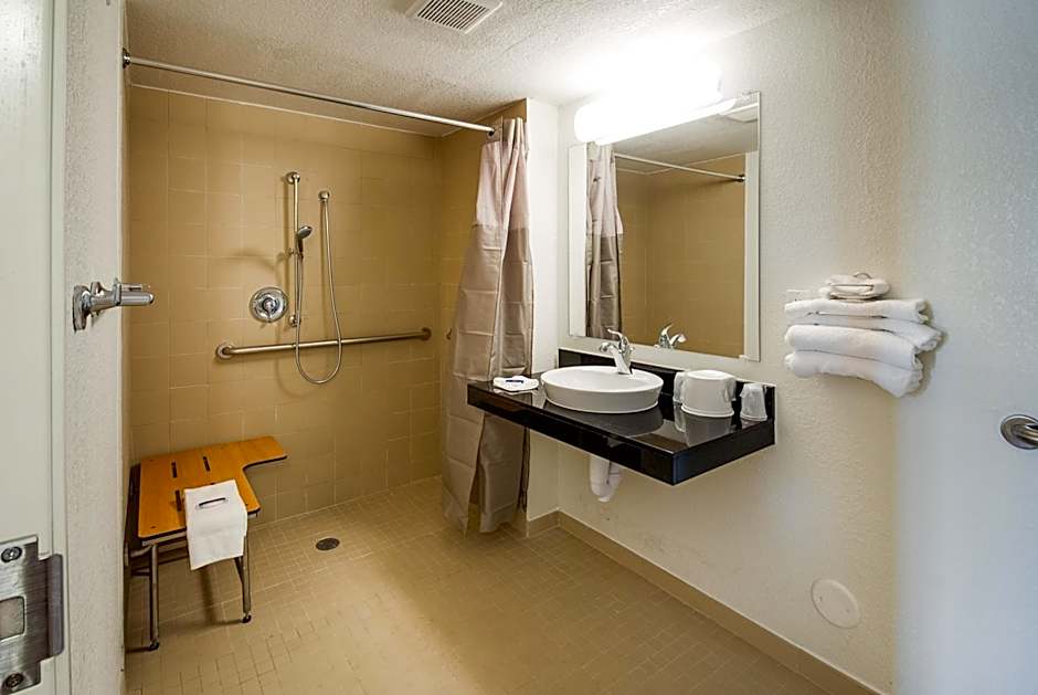 Motel 6-Lenexa, KS - Kansas City Southwest