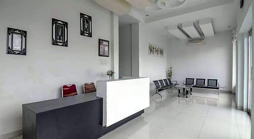 RedDoorz Syariah near Jamtos Jambi