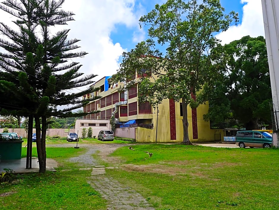 Baguio Burnham Suites Hotel