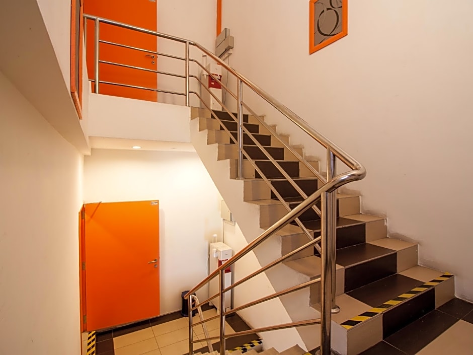 1 Hotel Taman Connaught