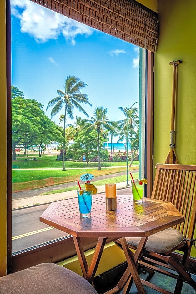 Castle at Waikiki Grand