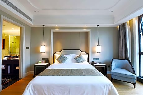 1 King Bed Superior Room Non-Smoking  Nk1