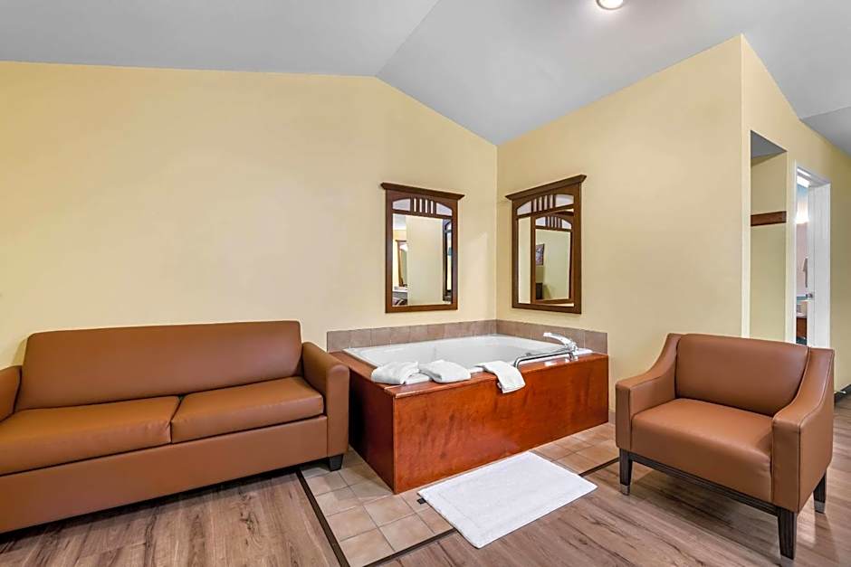 Econo Lodge Inn and Suites Eau Claire