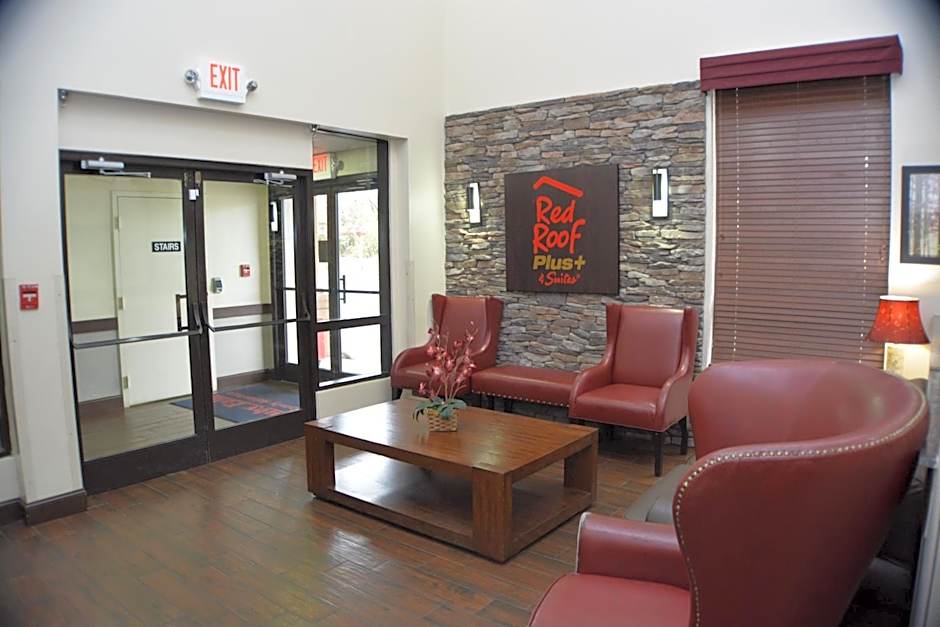 Red Roof PLUS+ & Suites Chattanooga - Downtown