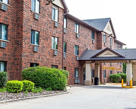 Quality Inn & Suites Ankeny-Des Moines